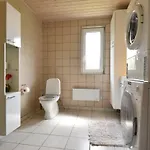 3 Bedroom Pet Friendly In *