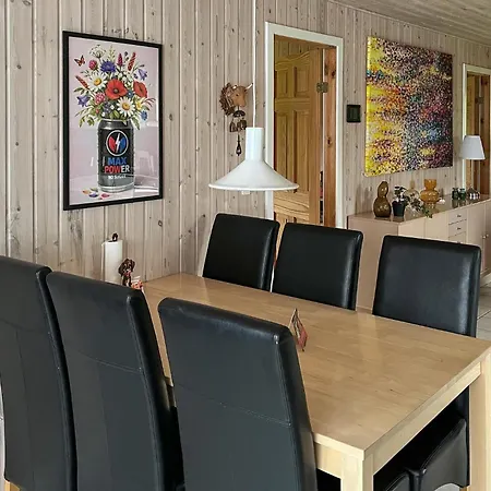 Semesterbostad 3 Bedroom Pet Friendly In *