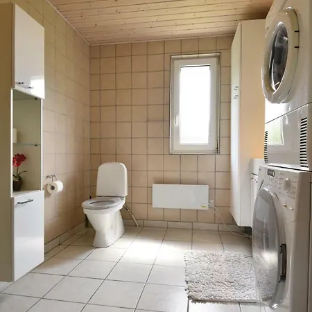 3 Bedroom Pet Friendly In *