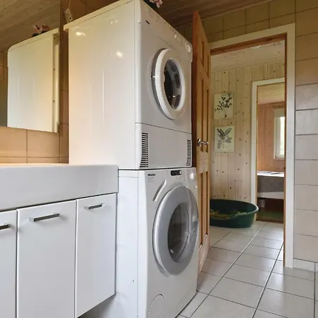 3 Bedroom Pet Friendly In Vemb