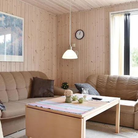 3 Bedroom Pet Friendly In *